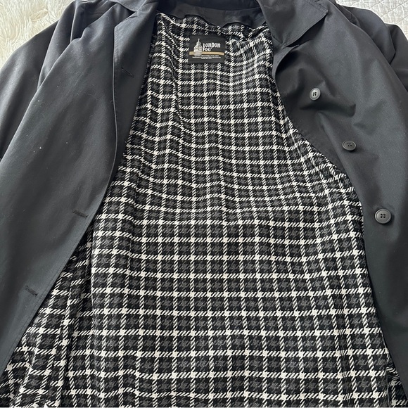 Vintage London Fog Black Trench Coat with Plaid Lining Belted Size 14 Petite - Picture 14 of 15